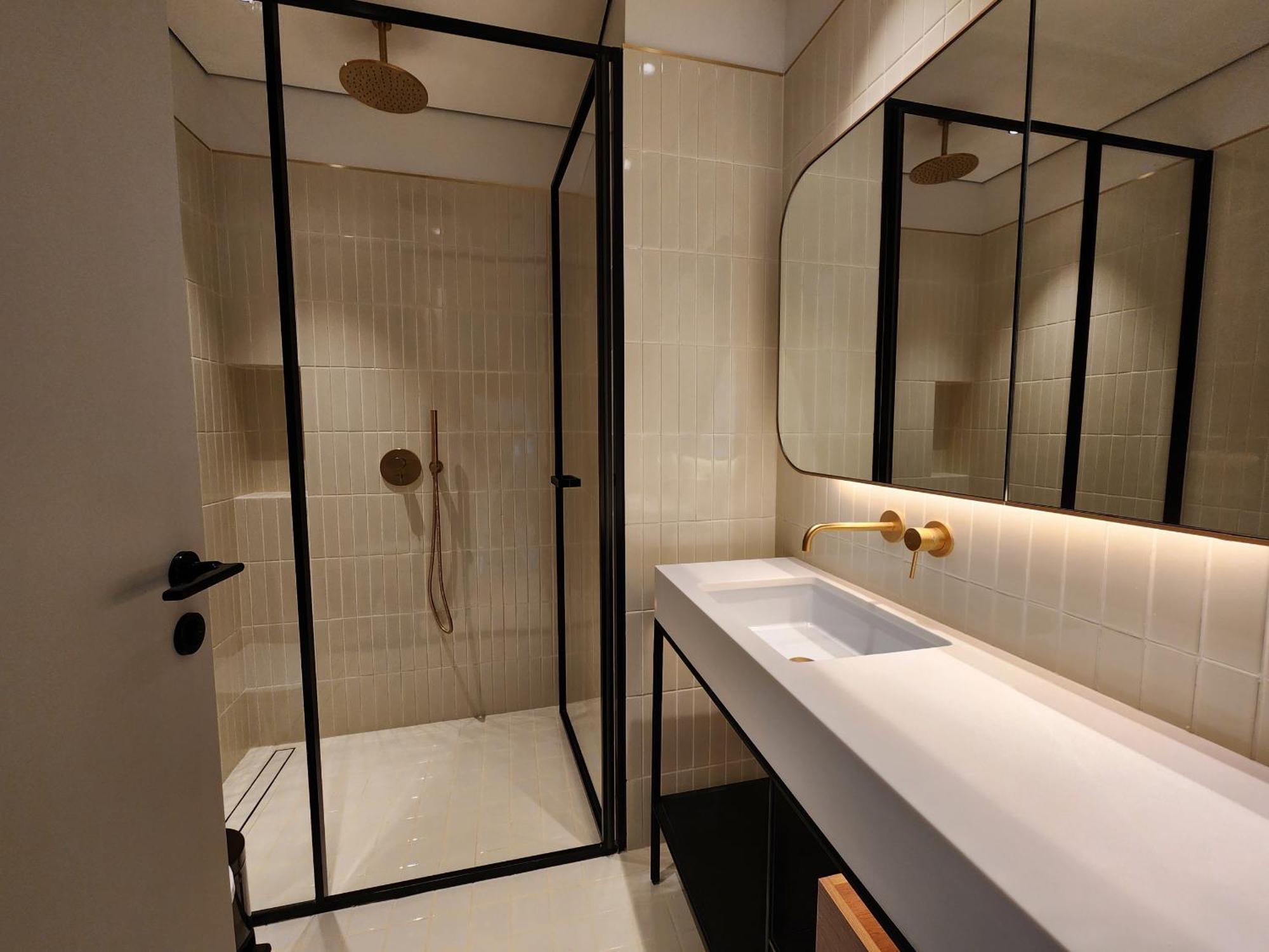 Apartment Upside Luxury Redefined